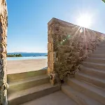 O Lofos Luxury Boutique