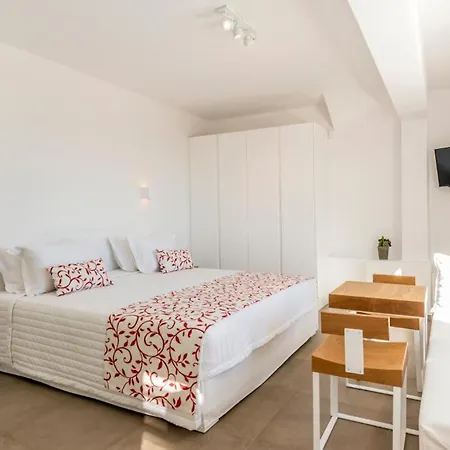 O Lofos Luxury Boutique